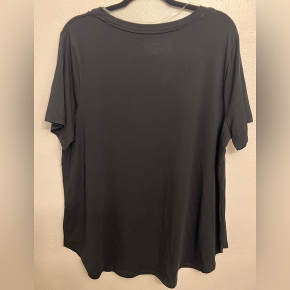 Ava & Viv Black Short Sleeve Tee - Picture 2 of 5